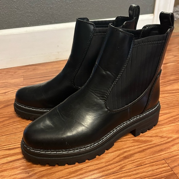 Women’s black chelsea boots size 9.5 - Picture 2 of 4